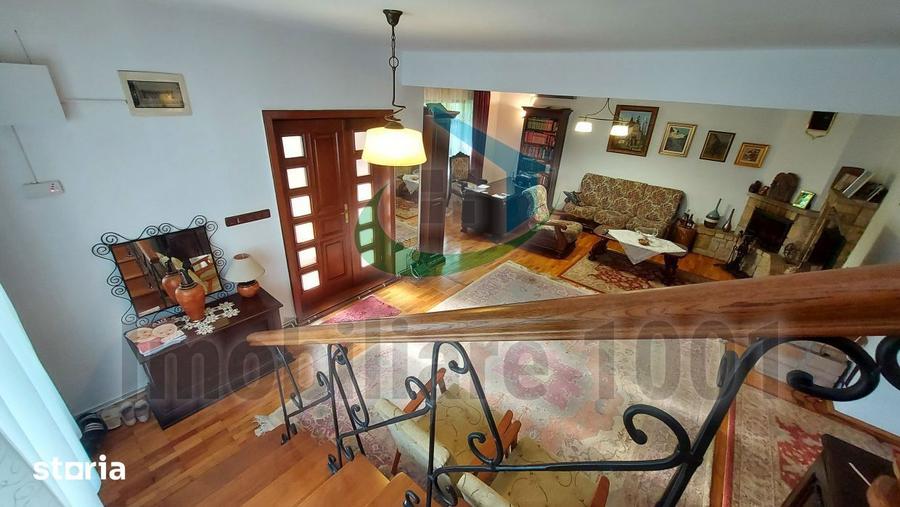 Casă cu 5 camere cu Teren 660 Mp în Central