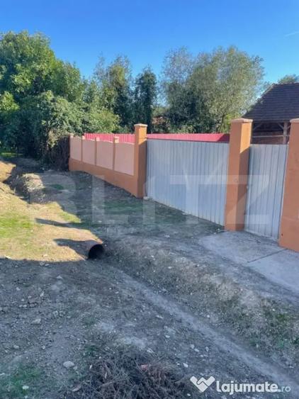 Casă cu 3 camere cu Teren 3000 Mp în Central