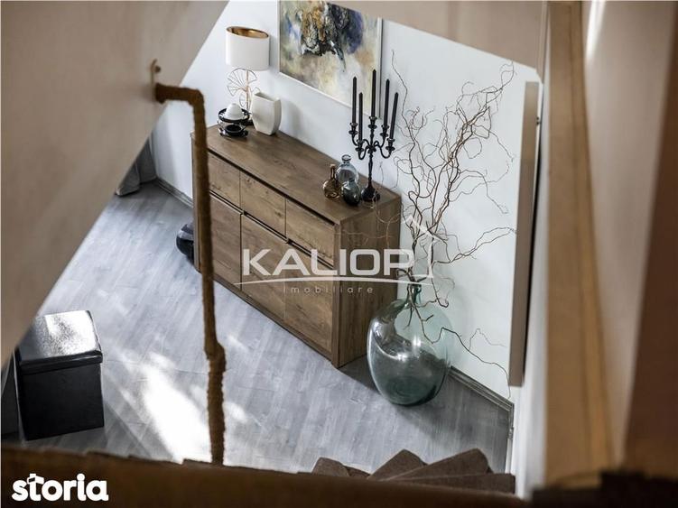 Casă cu 6 camere cu Teren 2900 Mp în Mica