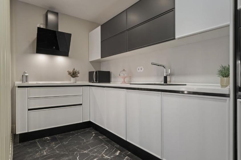 Apartament cu 3 camere decomandat în Central