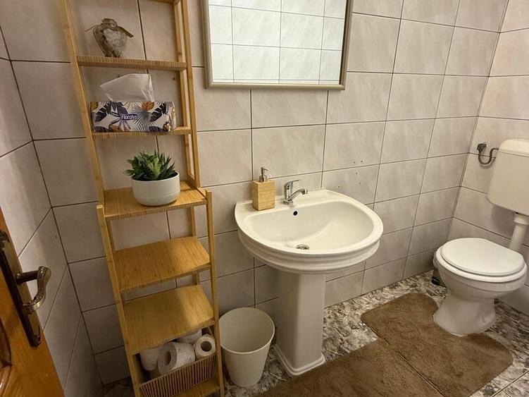 Casă individuală cu 5 camere cu Canalizare în Eroii Revoluției