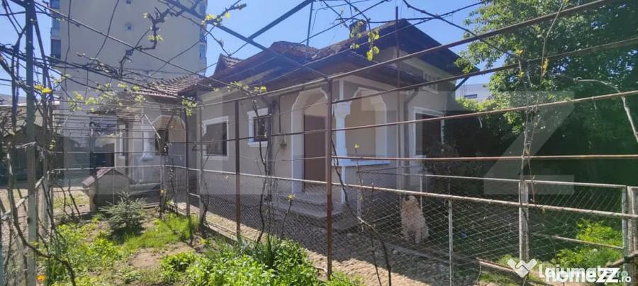 Casă cu 5 camere cu Teren 818 Mp în Central