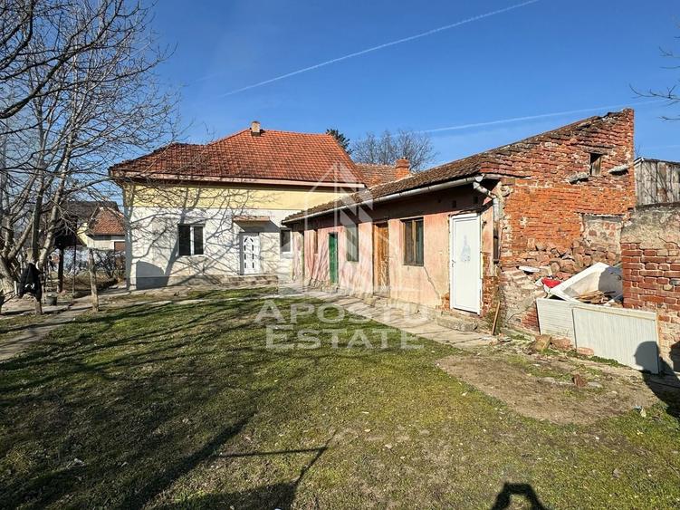 Casă individuală cu 3 camere cu Canalizare în Ronaț