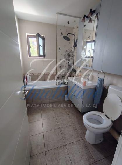 Apartament cu 3 camere semidecomandat, mobilat în Florești