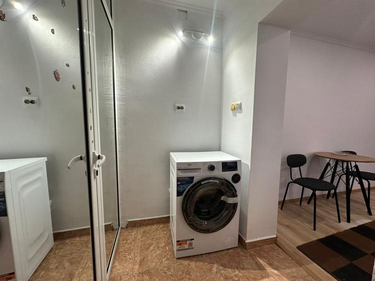Apartament cu 2 camere semidecomandat, mobilat în Cugir