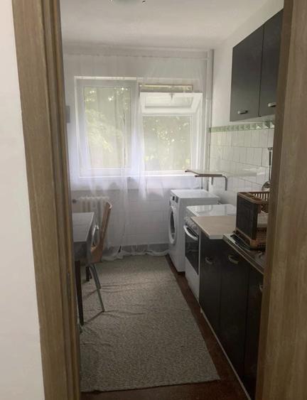 Apartament cu 2 camere semidecomandat în Jiului