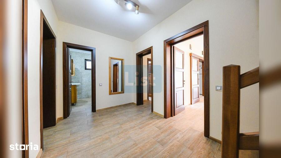 Casă cu 7 camere cu Teren 700 Mp în Florești