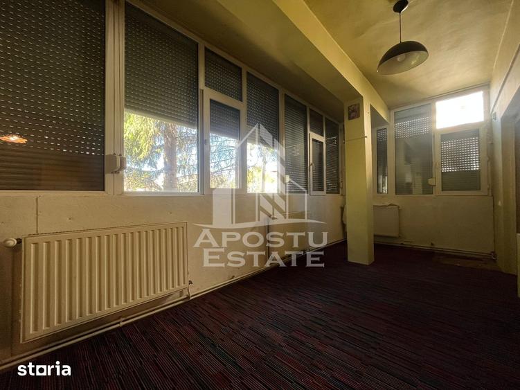 Apartament cu 4 camere în Romanilor