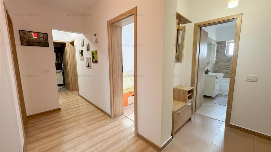Apartament cu 3 camere decomandat, mobilat în Tractorul