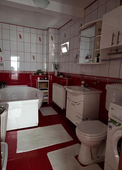 Casă cu 3 camere în Central