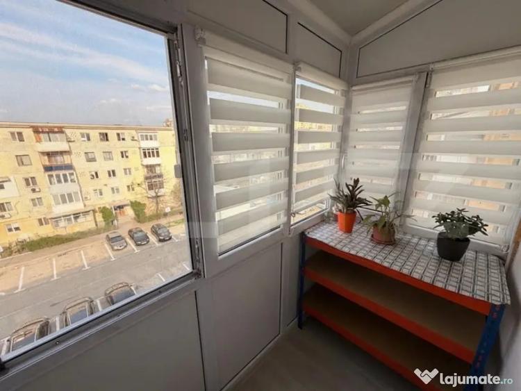 Apartament cu 2 camere semidecomandat în Craiovița Nouă
