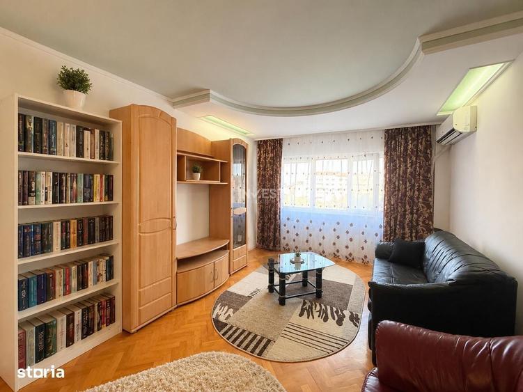 Apartament cu 3 camere decomandat în Nicolina