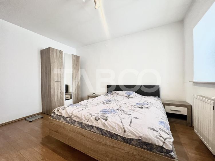 Apartament cu 3 camere semidecomandat, mobilat în Gheorgheni