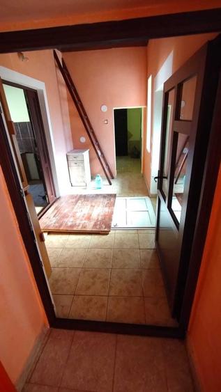 Casă cu 4 camere în Petrești
