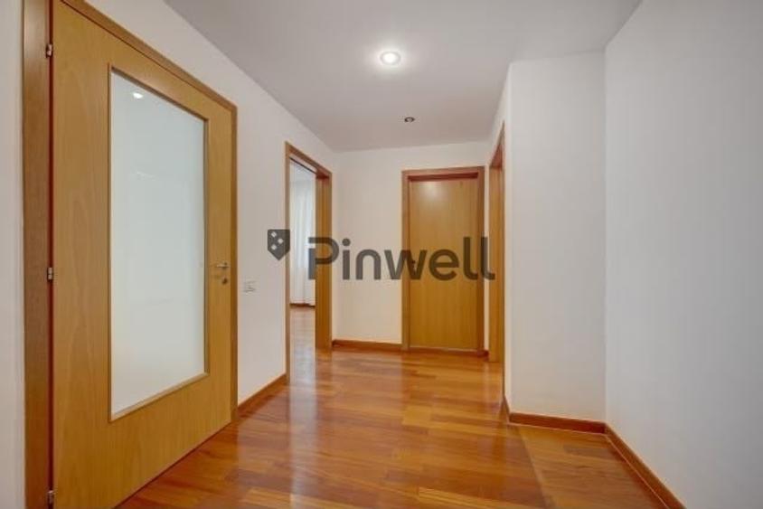 Apartament cu 4 camere decomandat în Primăverii