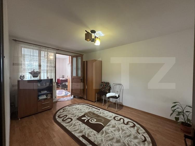 Apartament cu 2 camere semidecomandat, mobilat în Debarcader