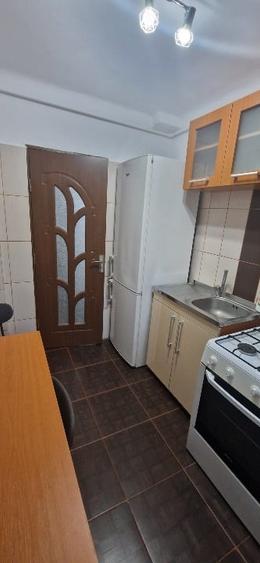 Apartament cu 3 camere decomandat, mobilat în Ultracentral