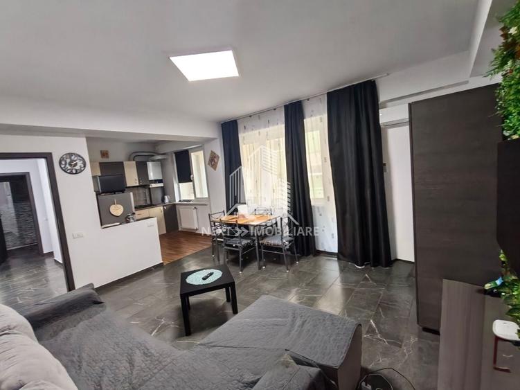 Apartament cu 2 camere decomandat, mobilat în Sud