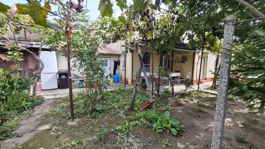 Casă individuală cu 3 camere cu Canalizare în Faleza Nord