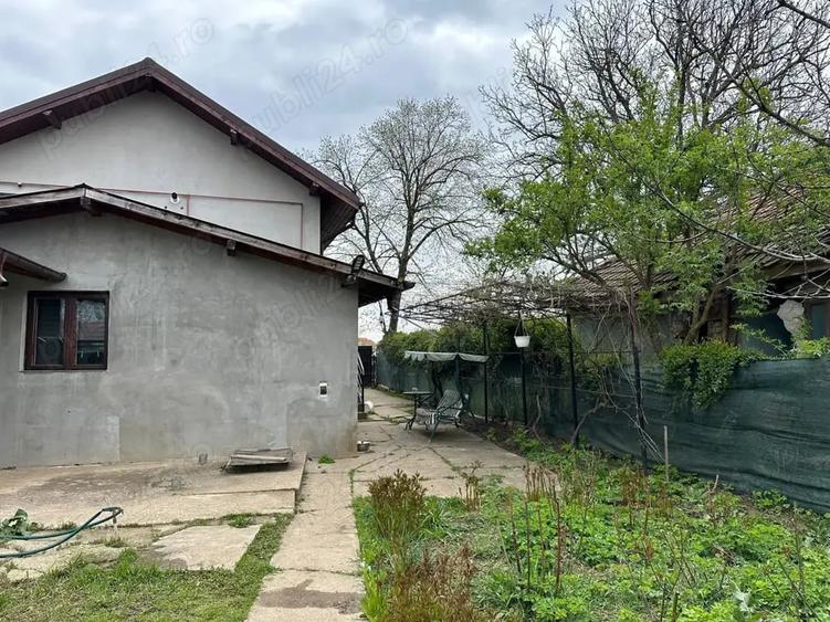 Casă cu 5 camere în Dumbrăveni