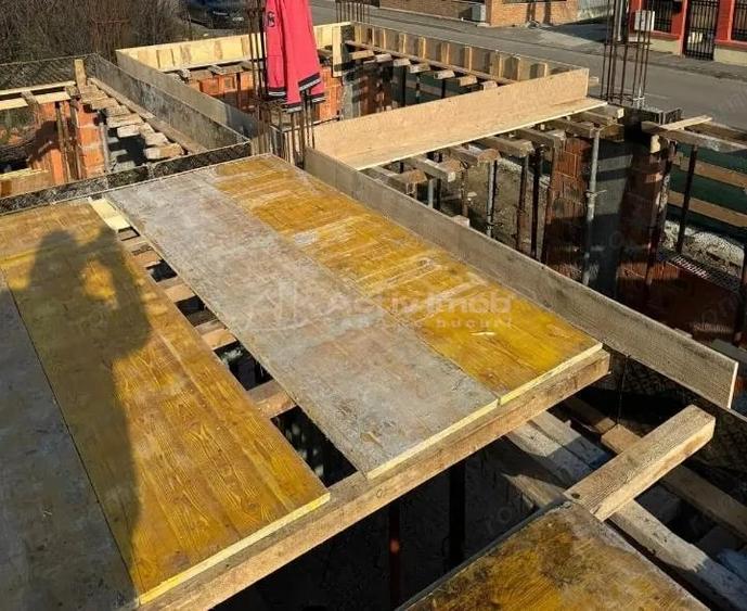 Casă cu 4 camere cu Teren 300 Mp în Buda