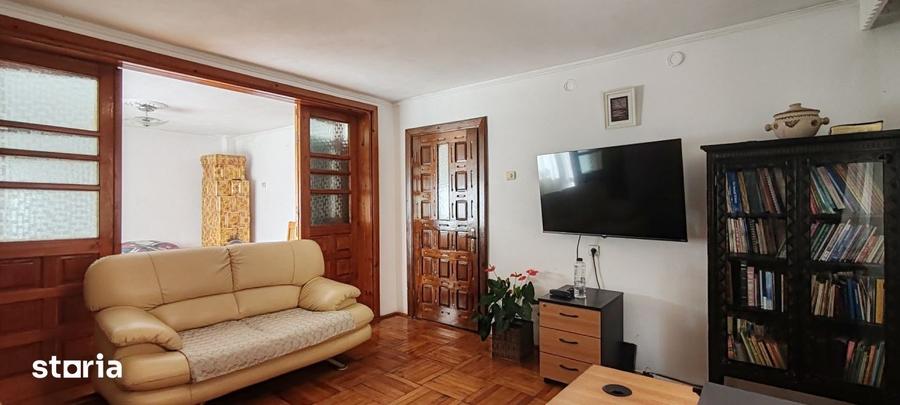 Casă cu 5 camere cu Piscina în Nord