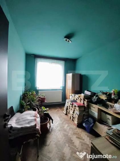 Apartament cu 4 camere semidecomandat în Central