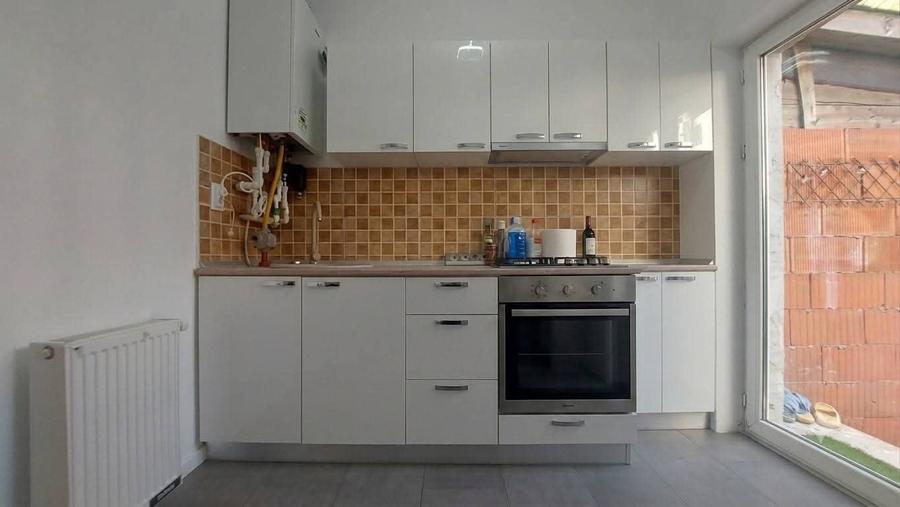 Apartament cu 2 camere decomandat în Apărătorii Patriei