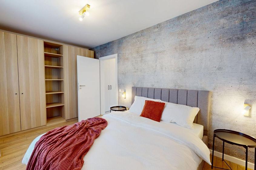 Penthouse cu 4 camere decomandat, mobilat în Exterior Vest