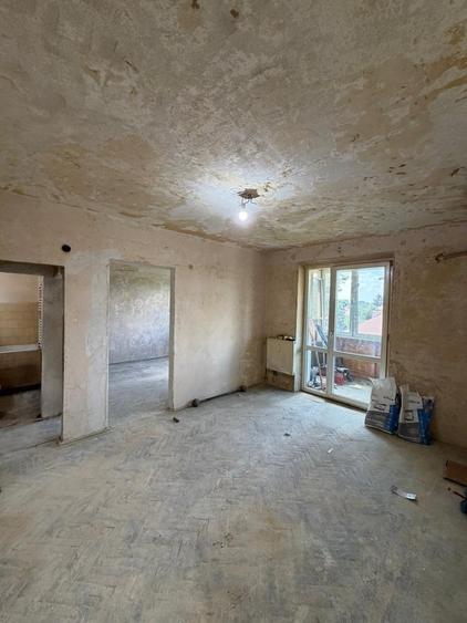 Apartament cu 3 camere semidecomandat în Domenii