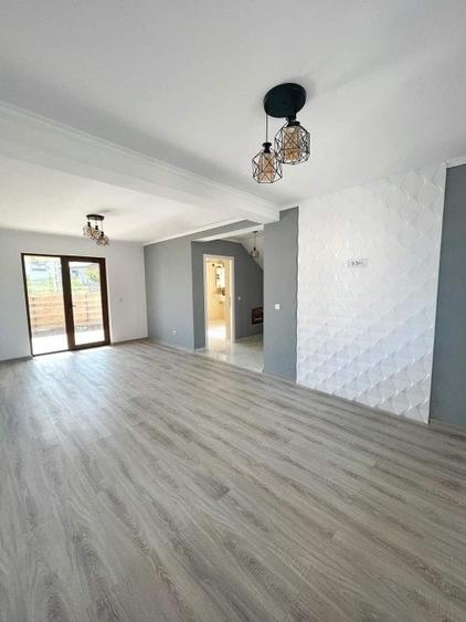 Duplex cu 4 camere cu Canalizare în Lunca Cetățuii