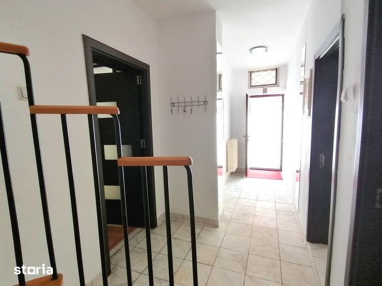Casă cu 5 camere cu Teren 270 Mp în Vatra Luminoasă