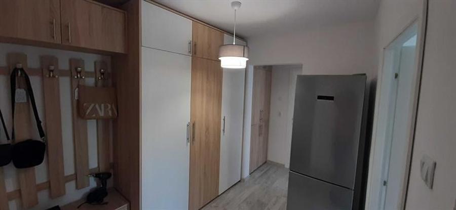 Apartament cu 2 camere decomandat, mobilat în Rovine