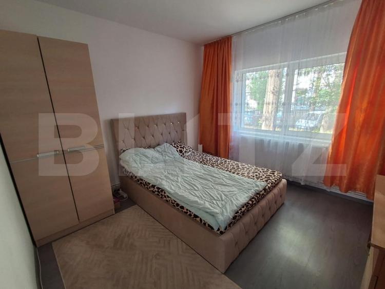 Apartament cu 3 camere decomandat, mobilat în Mircea cel Bătrân