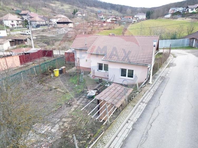 Casă cu 3 camere cu Teren 545 Mp în Central