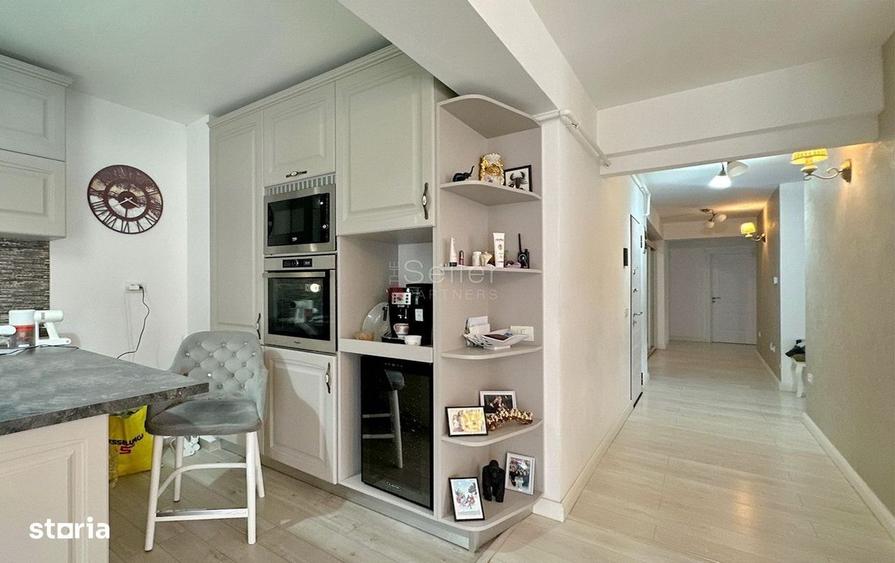 Apartament cu 4 camere în Noua