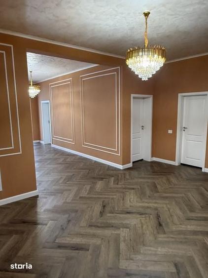 Casă cu 4 camere cu Teren 215 Mp în Târgșoru Vechi