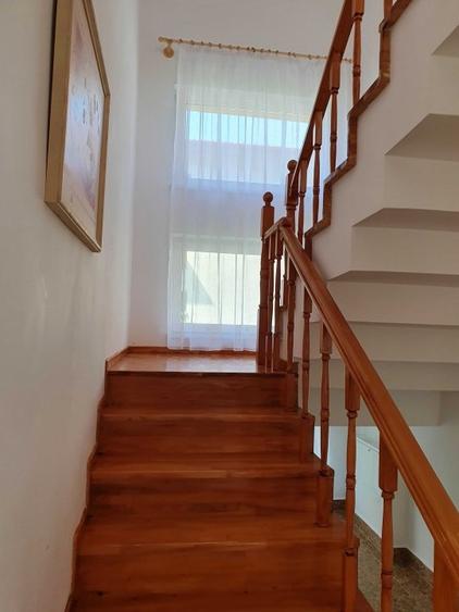 Casă individuală cu 5 camere cu Teren 447 Mp în Băneasa