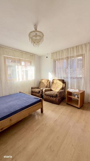 Casă cu 4 camere în Proieni