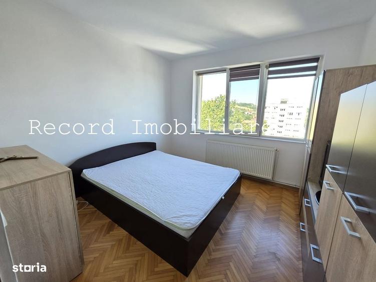 Apartament cu 4 camere decomandat în Grigorescu