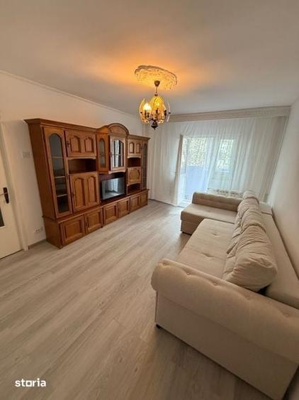 Apartament cu 3 camere decomandat în Titan