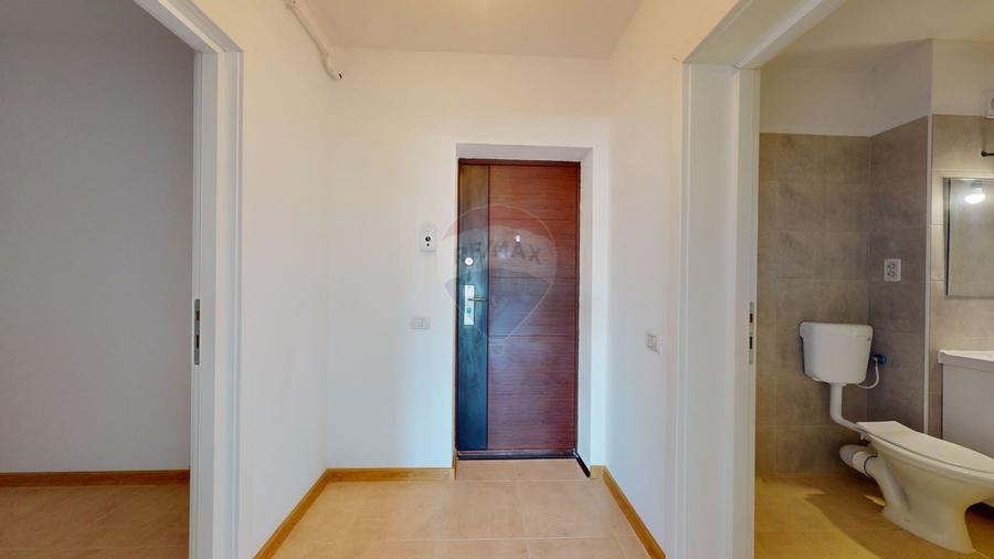 Apartament cu 2 camere semidecomandat în Sânpetru