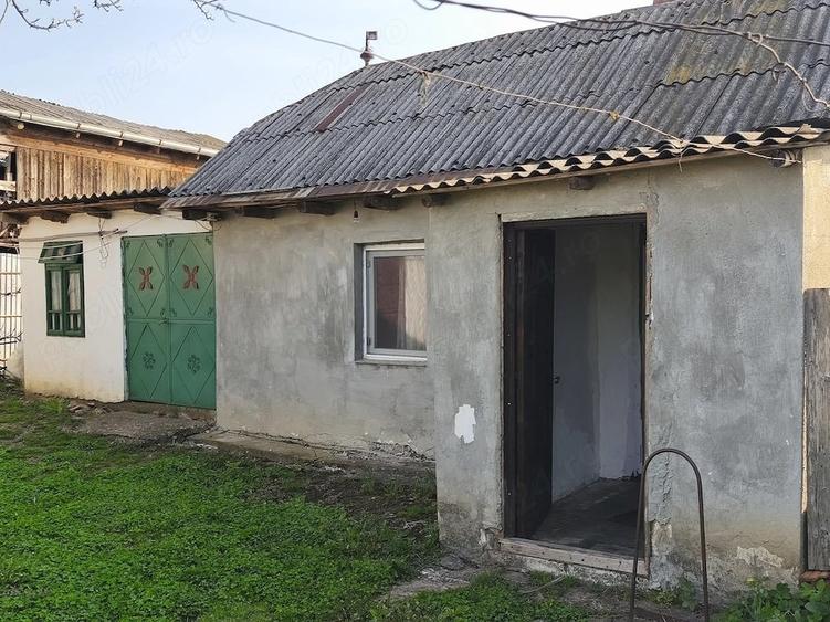 Teren de 1000 mp, în Izvoarele