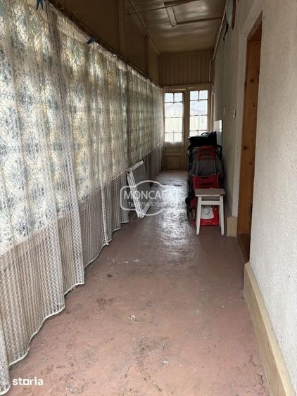 Casă cu 4 camere cu Teren 712 Mp în Central