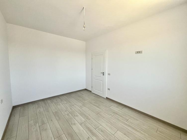Duplex cu 3 camere cu Teren 300 Mp în Moșnița Nouă