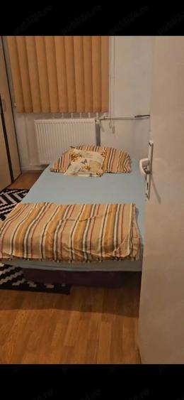 Apartament cu 3 camere semidecomandat în P-ța Doina