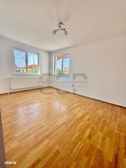 Casă cu 4 camere în Apărătorii Patriei