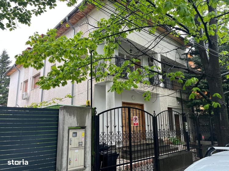 Casă cu 4 camere cu Teren 600 Mp în Muncii