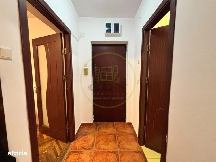 Garsonieră decomandată în Calea București