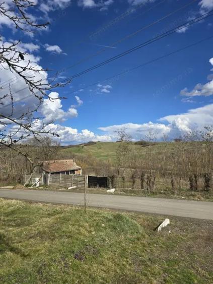 Casă cu 2 camere cu Teren 2876 Mp în Herneacova